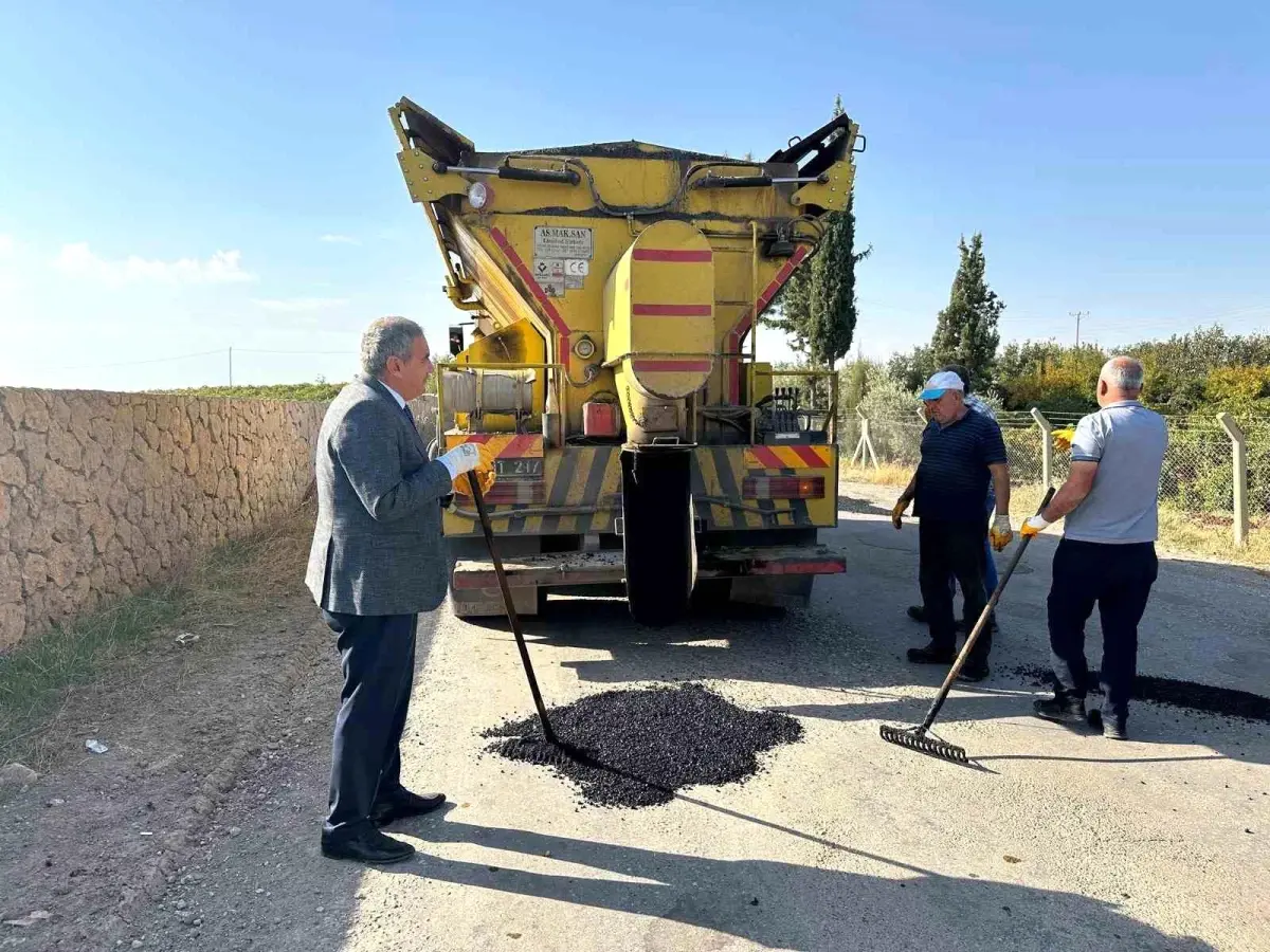 Adıyaman\'da Köy Yollarında Asfaltlama Çalışmaları Devam Ediyor