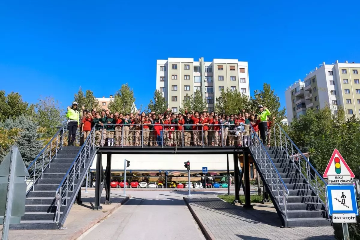 Selçuklu Trafik Eğitim Parkı\'nda Çocuklara Trafik Bilinci Aşılanıyor