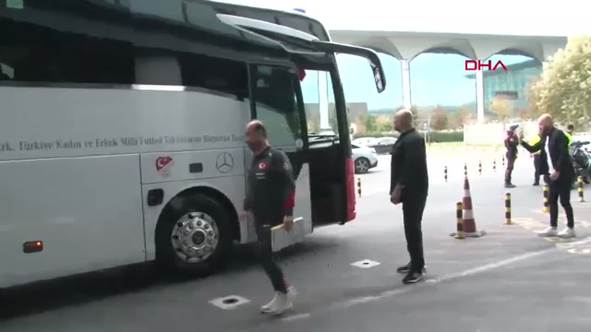 A Milli Takım Karadağ ile Mücadele İçin Samsun\'da