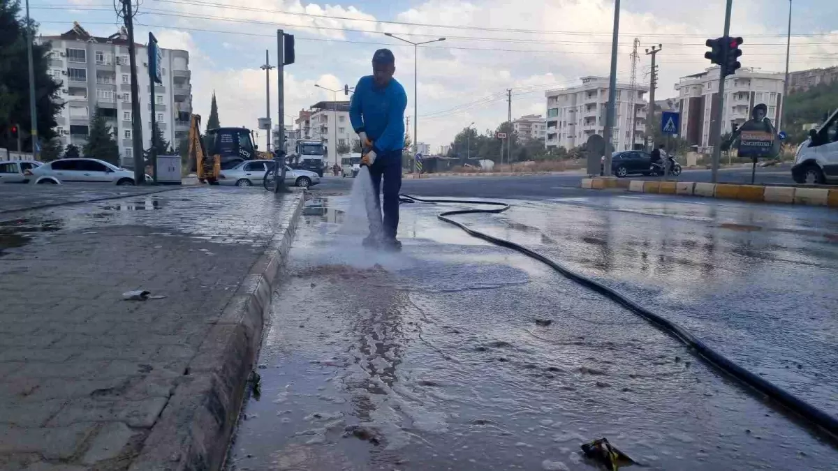 Adıyaman\'da Temizlik Çalışmaları Aralıksız Sürüyor