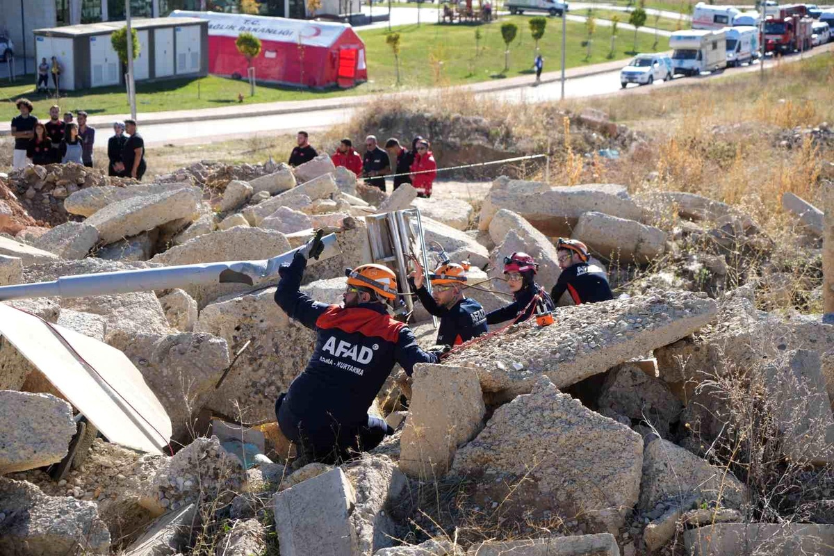 Bayburt\'ta Deprem Tatbikatı Gerçekleşti