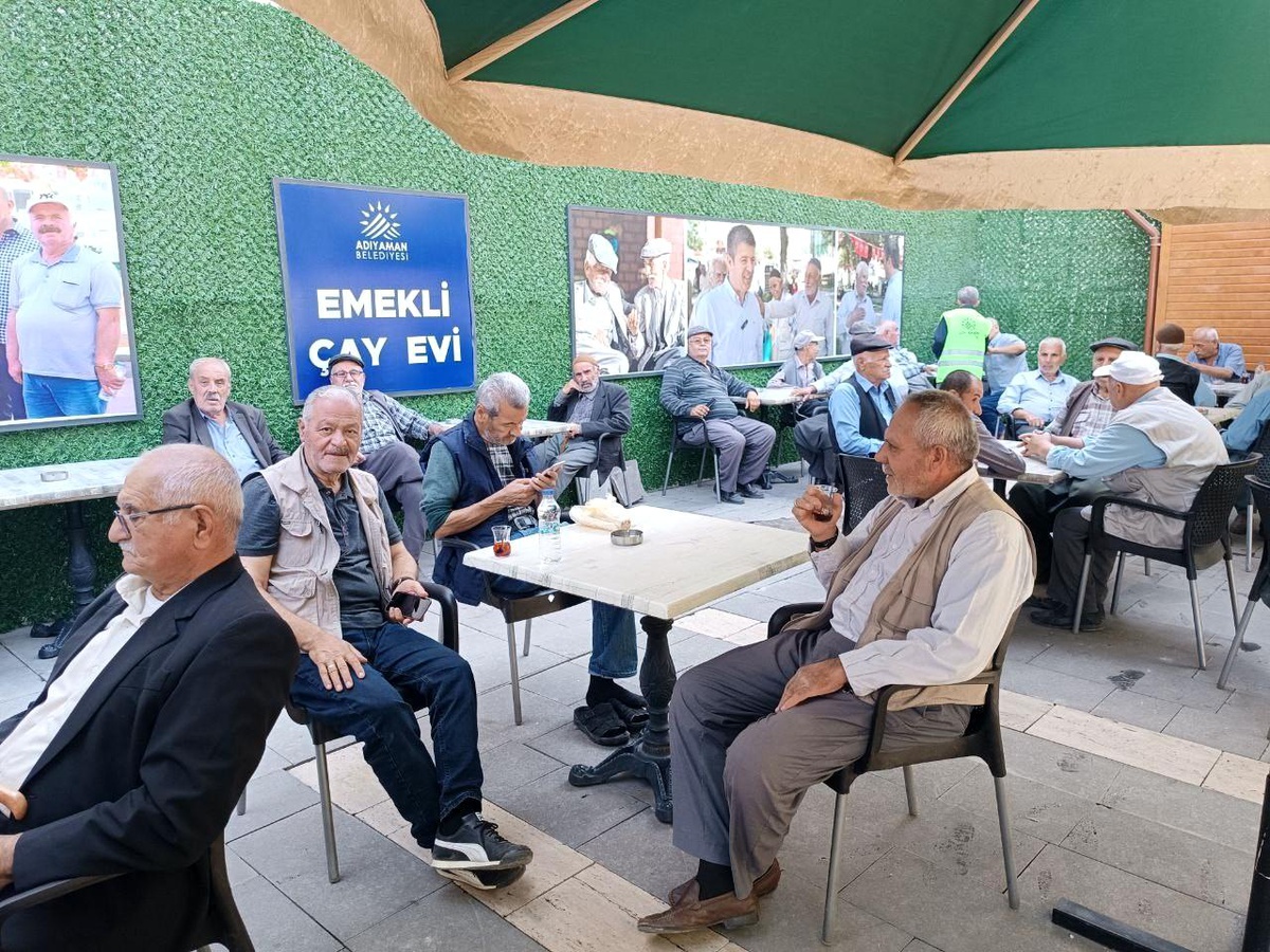 Adıyaman\'da Emekli Çayevi Büyük İlgi Görüyor