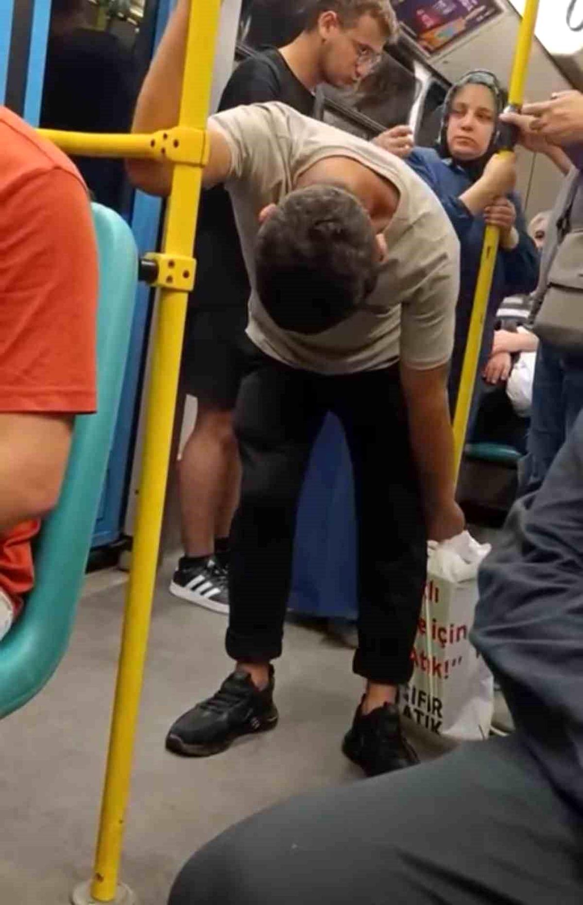 Bursa\'da Metroda Uyuşturucu Krizi