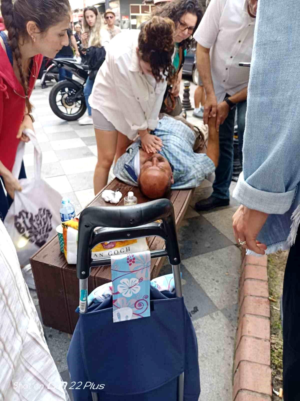 Sinop\'ta Kalp Krizi Geçiren Adamı Hemşireler Kurtardı