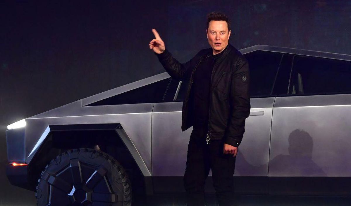 Tesla, Cybercab Robotaksisini Tanıtıyor