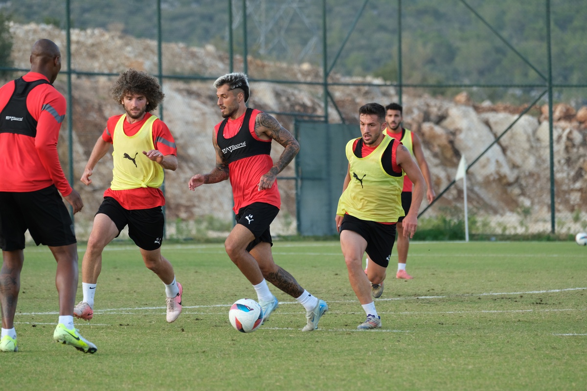 Hatayspor Antrenmanlara Devam Ediyor