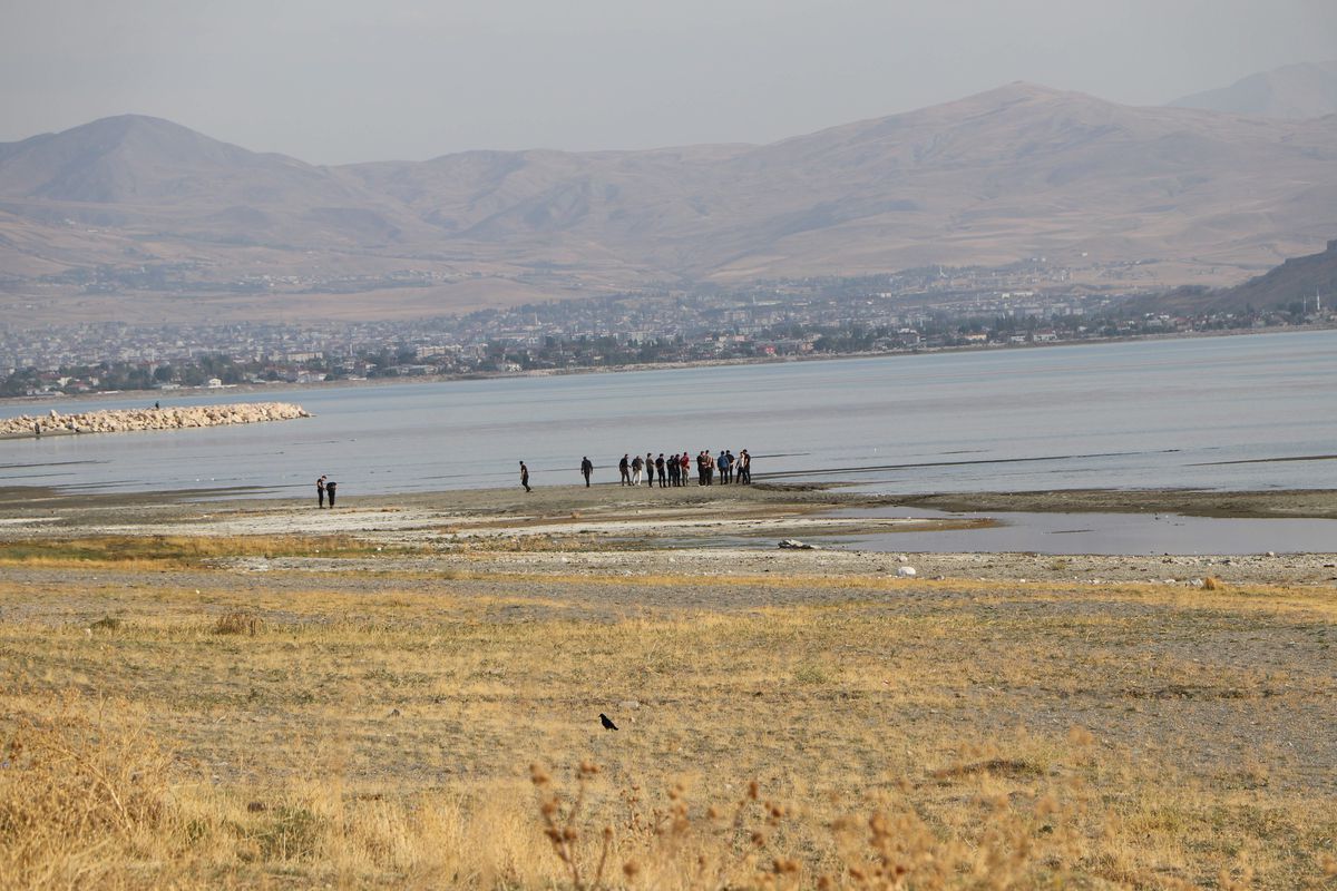 Rojin\'e Ait Başörtüsü Bulundu