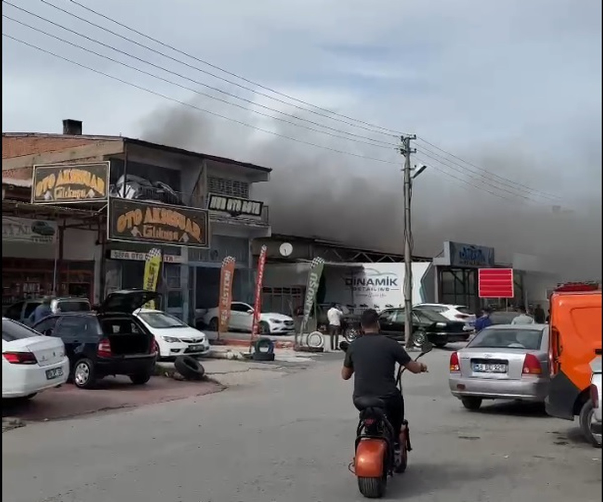 Sivas\'ta Yangın: 3 Yaralı