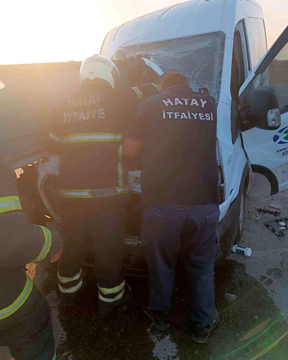 Hatay\'da Minibüs-Traktör Kazası