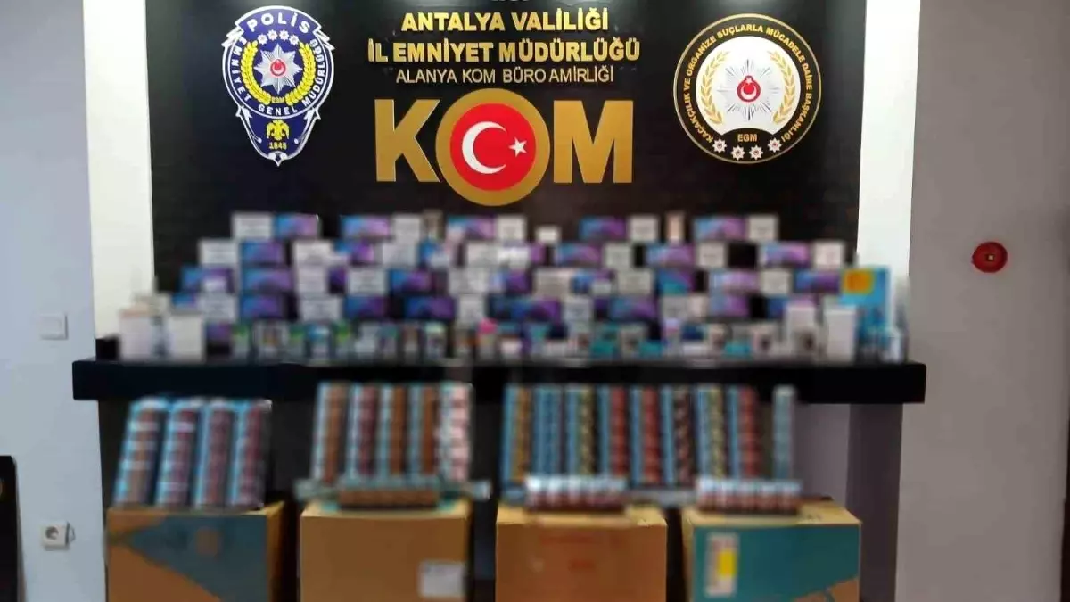 Antalya\'da Kaçakçılık Operasyonu: 15 Gözaltı