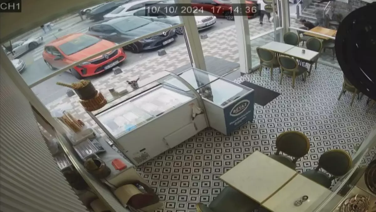 Başakşehir\'de Bıçaklı Saldırı: 3 Yaralı