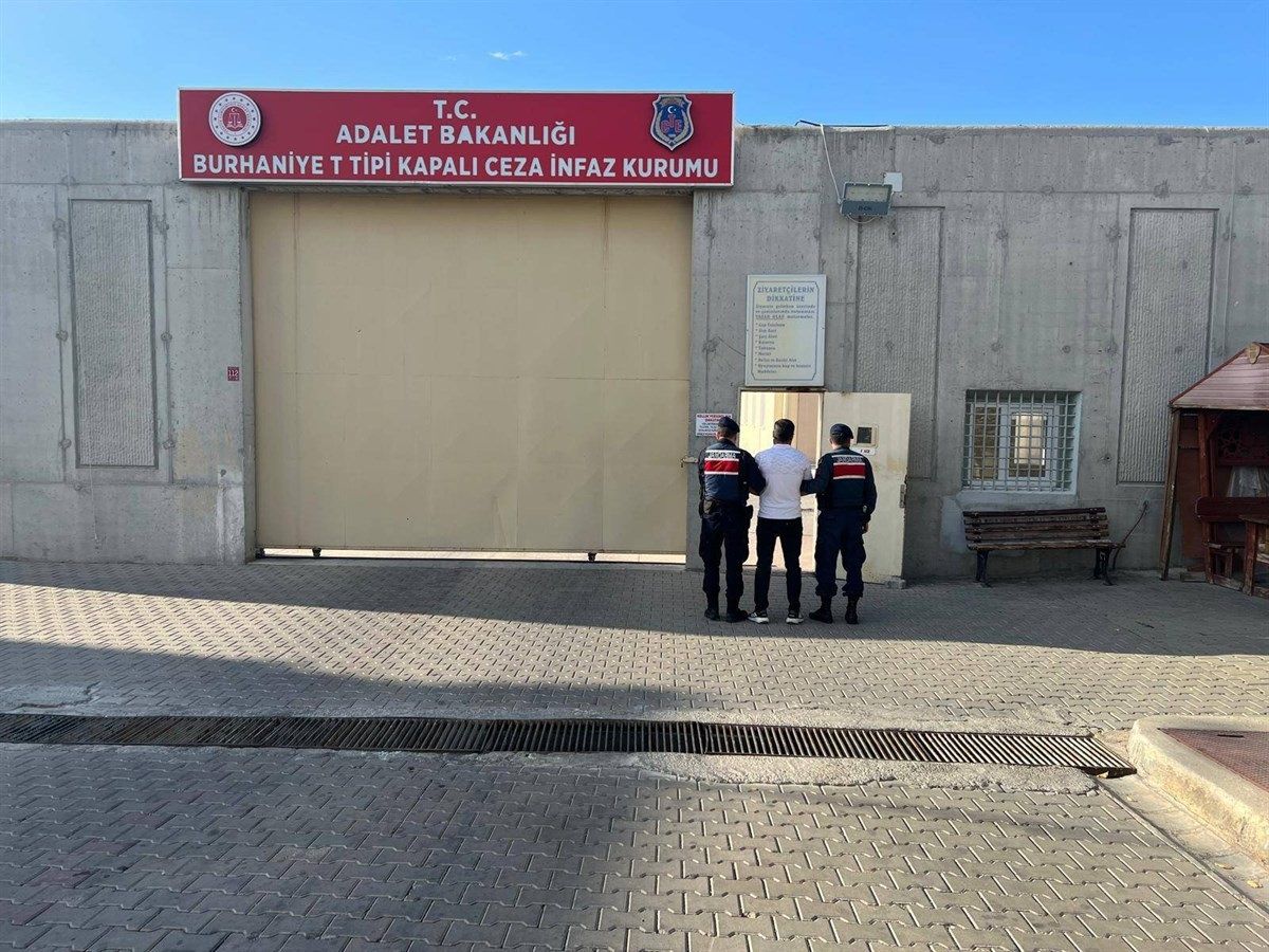 Edremit\'te 2 Hükümlü Yakalandı