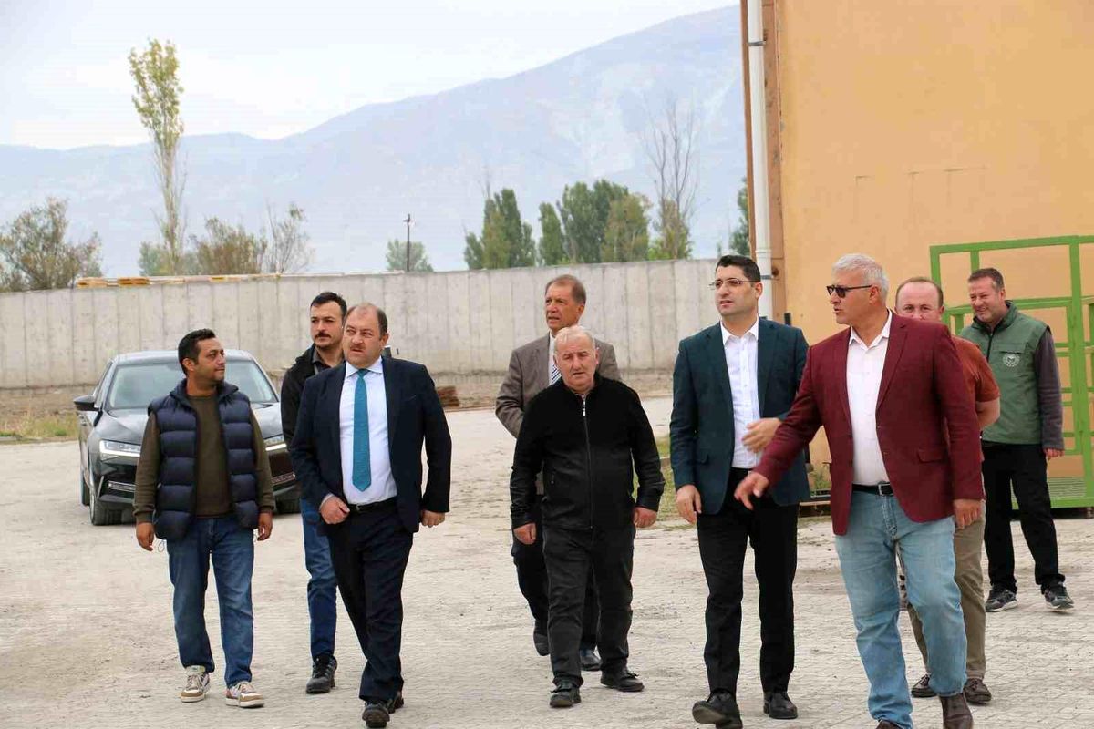 Erzincan\'da 1500 Başlık Besi Çiftliği İnşaatı