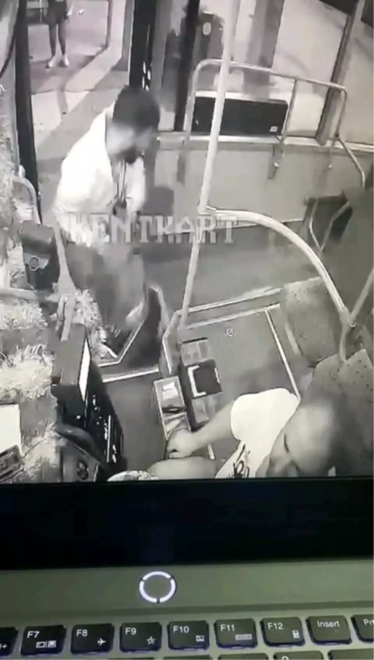 Edirne\'de Hırsızlık: Minibüs Şoförünün Cüzdanını Çaldı