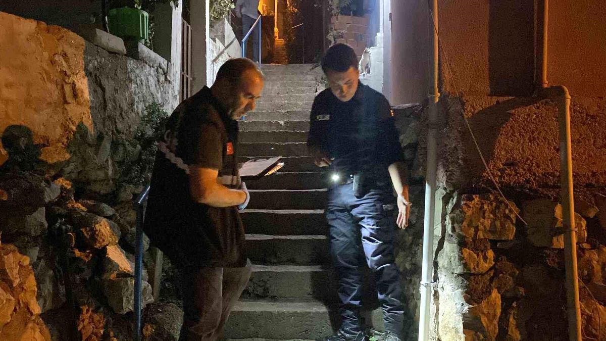 İzmit\'te Silahlı Kavga: 2 Yaralı