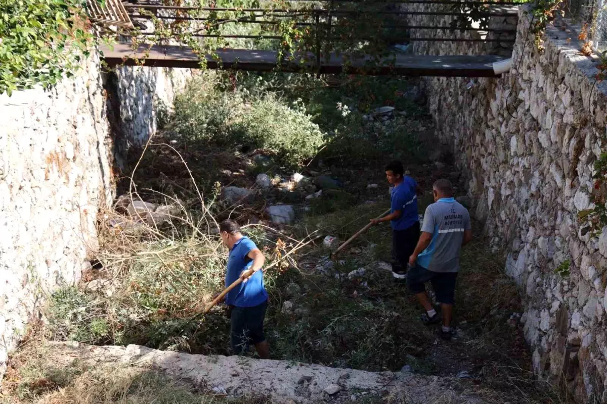 Marmaris Belediyesi\'nden Dere Temizliği Çalışmaları