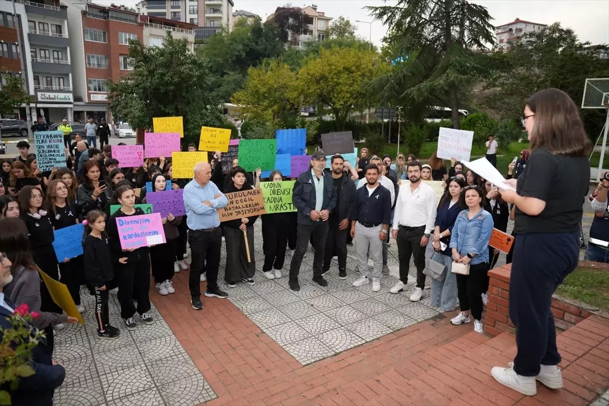 Piraziz\'de kadına şiddete tepki için yürüyüş düzenlendi