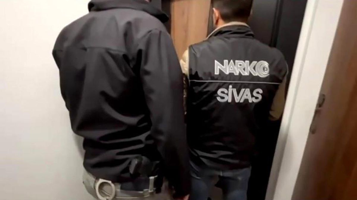 Sivas\'ta Uyuşturucu Operasyonu: 12 Gözaltı