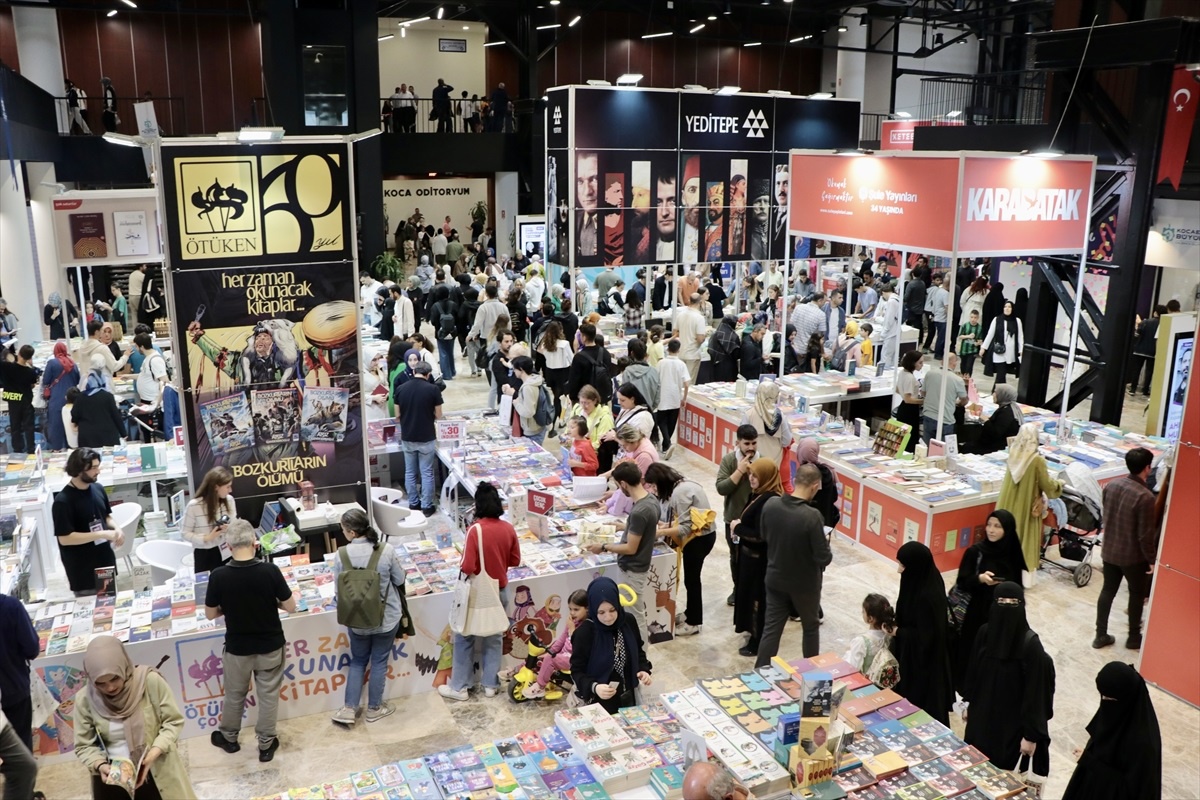 Kocaeli Kitap Fuarı\'nda Yoğun İlgi