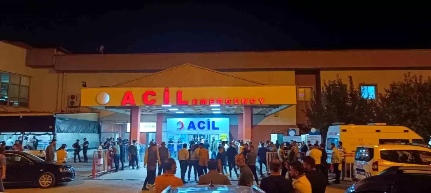 Şırnak\'ta Çocuk Kavgası Büyüdü: 2 Yaralı