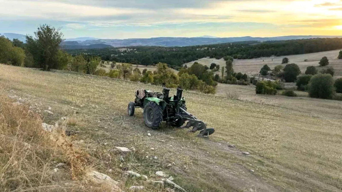 Traktör Devrildi, Çiftçi Hayatını Kaybetti