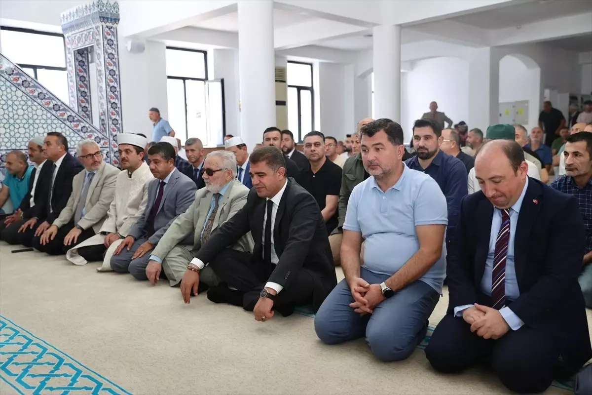 Gölyaka\'da Yeniden Yapılan Cami İbadete Açıldı