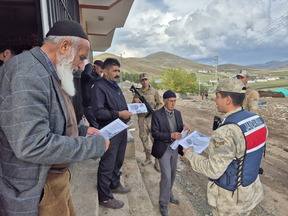 Jandarma Dolandırıcılığa Karşı Vatandaşları Uyarıyor