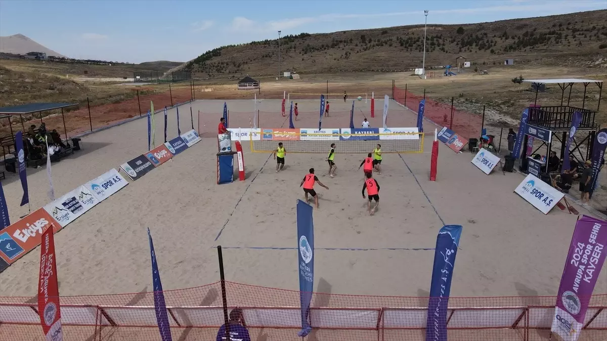 Erciyes\'te Plaj Voleybolu Turnuvası Başladı