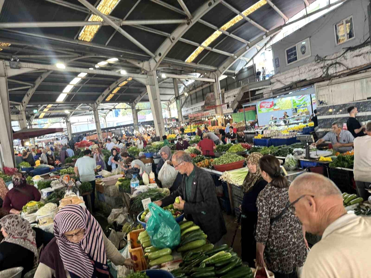 Zonguldak\'ta Halk Pazarında Fiyatlar Yükseliyor
