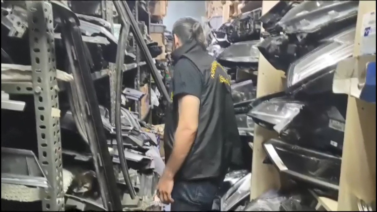 İstanbul\'da Kaçak Otomobil Parçası Baskını
