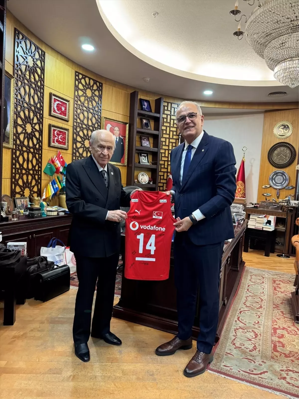 MHP Genel Başkanı Bahçeli, TVF Başkanı Üstündağ\'ı kabul etti