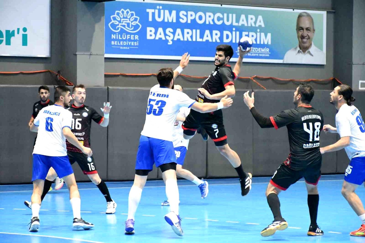 Nilüfer Belediyespor, Güneysu\'yu Yenerek Liderlik Yarışını Sürdürüyor