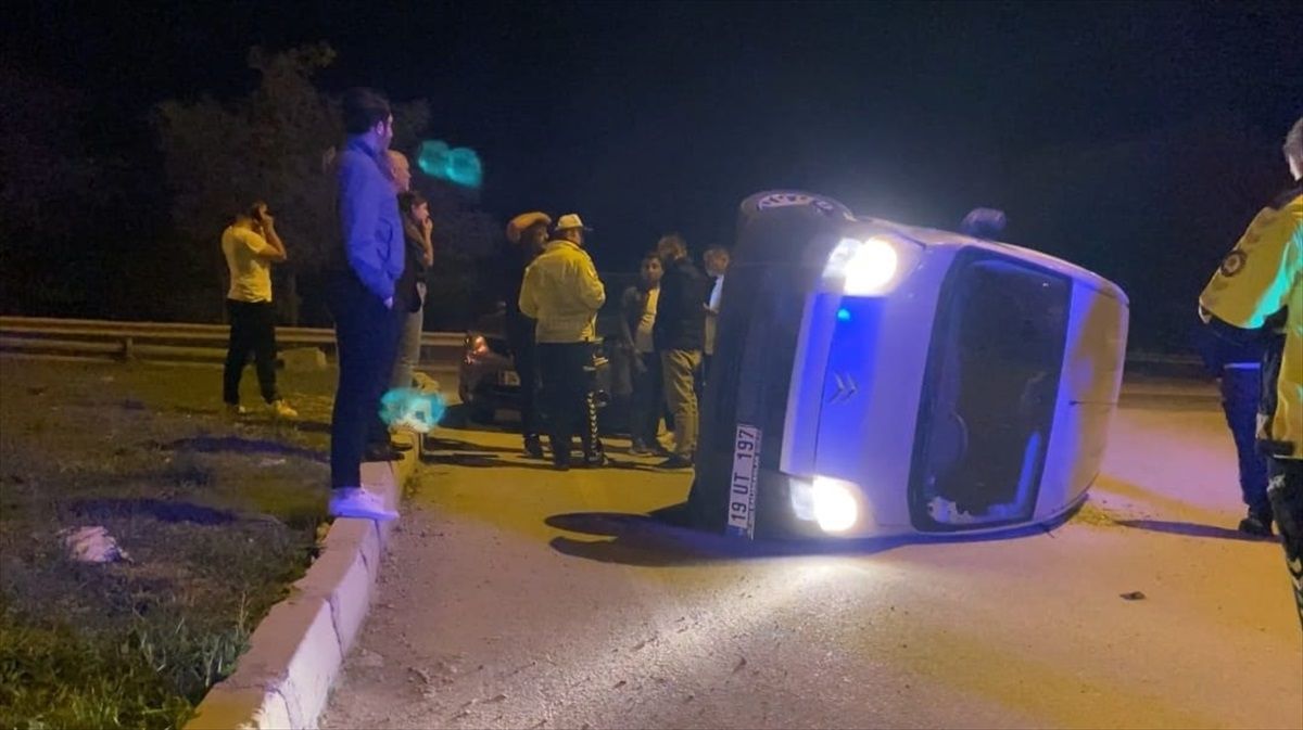 Çorum\'da Trafik Kazası: 2 Yaralı