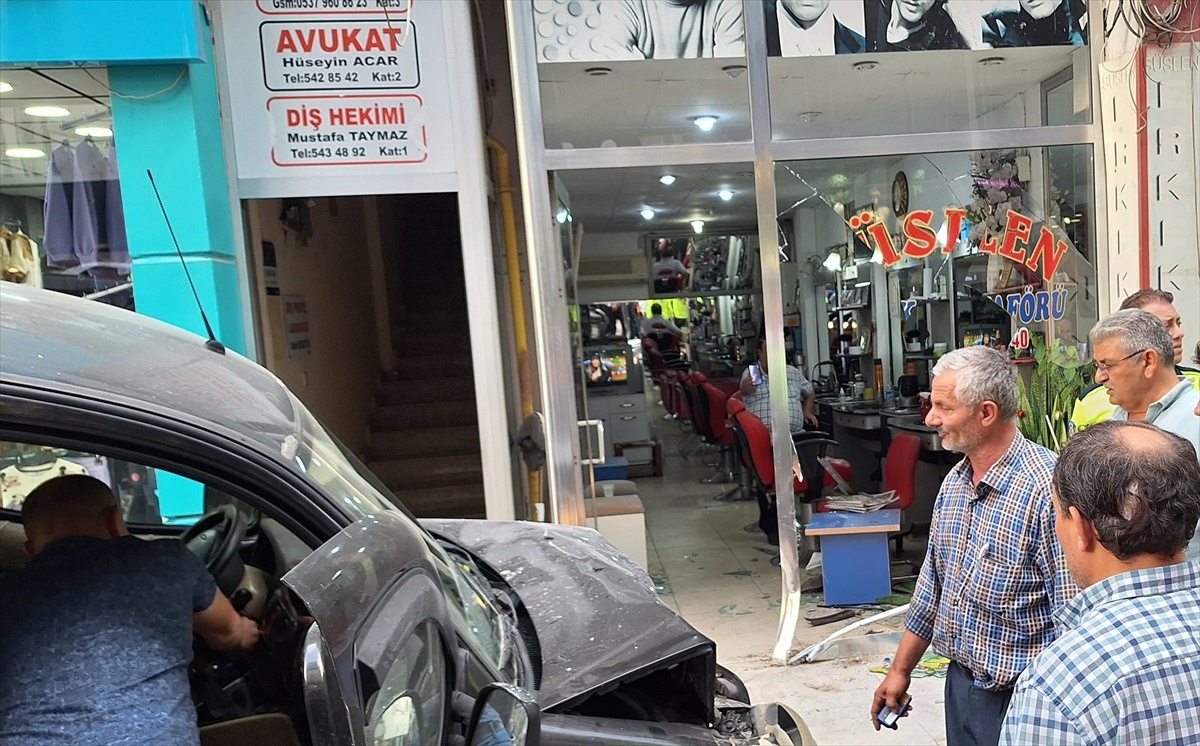Bafra\'da Trafik Kazası: 2 Yaralı