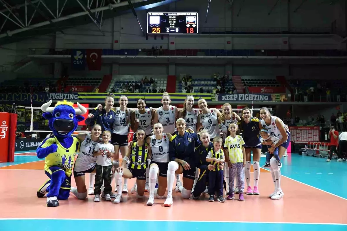 Fenerbahçe Medicana, Nilüfer Belediyespor\'u 3-0 Mağlup Etti