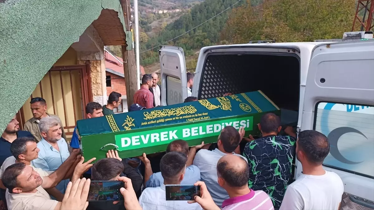 Devrek\'te Silahlı Saldırıda Hayatını Kaybedenler Defnedildi