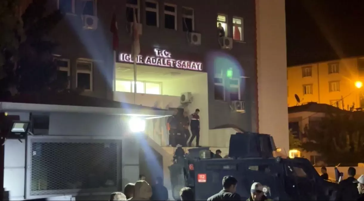 13 polisin şehit edildiği terör saldırısı ile ilgili gözaltına alınan 8 şüpheliden 2\'sine 13 kez ağırlaştırılmış müebbet istemi