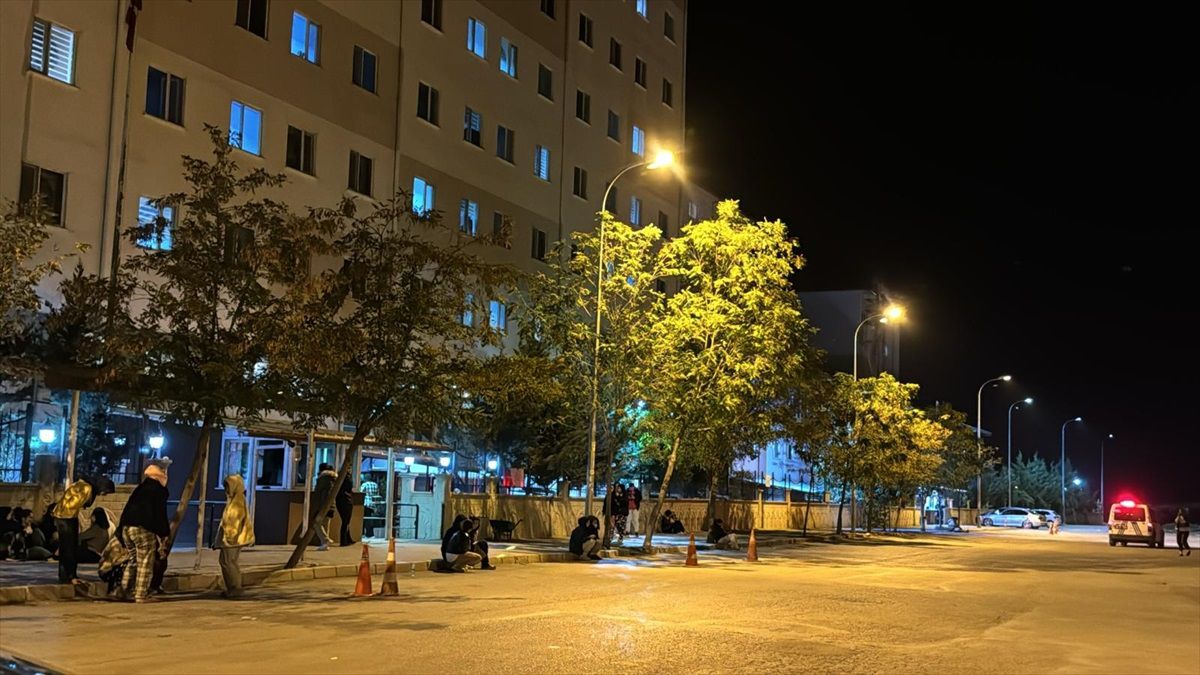 Afyonkarahisar\'da 4.4 Büyüklüğünde Deprem