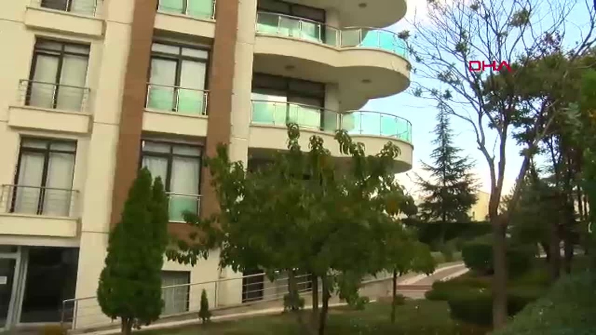 Balkondan Düşen ABD\'li Hayatını Kaybetti