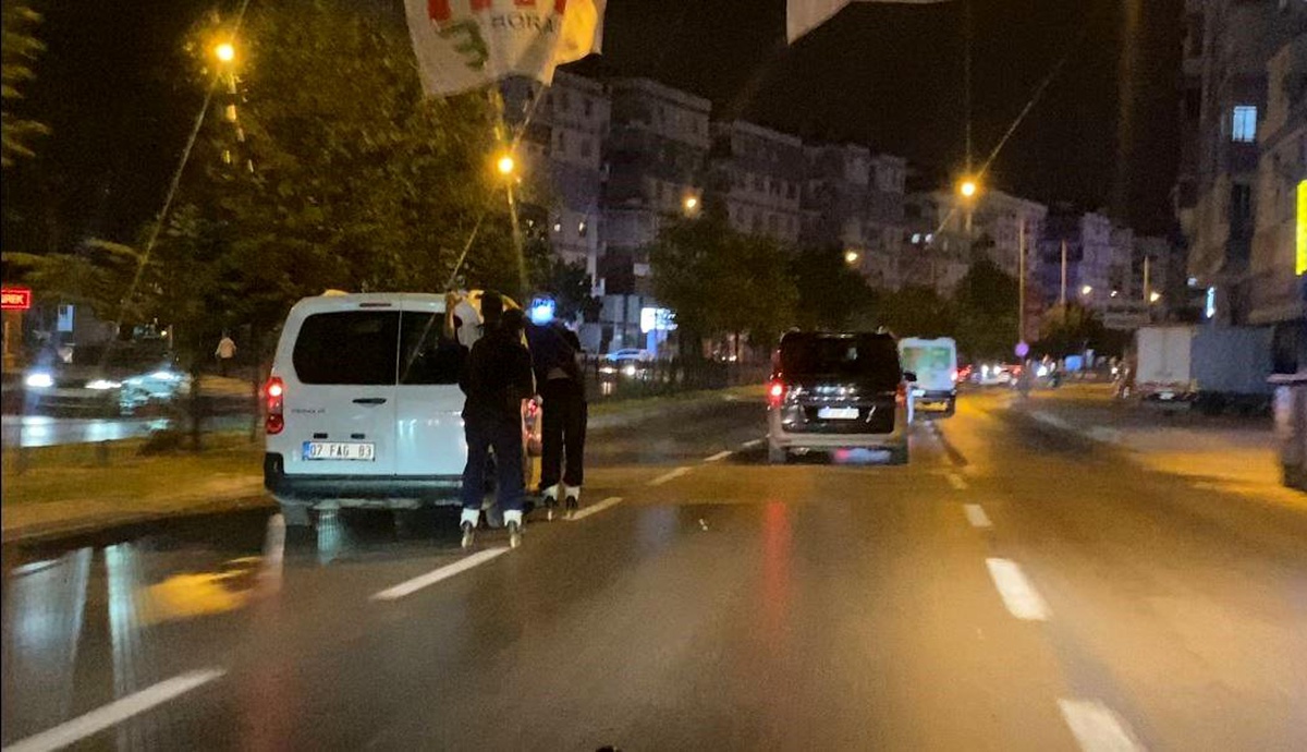 Gençlerin Tehlikeli Paten Yolculuğu