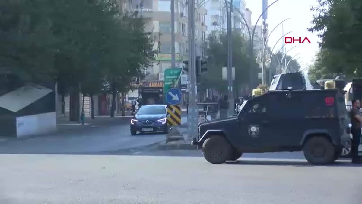 Diyarbakır\'da DEM Parti Mitingi Öncesi Polis Önlemleri