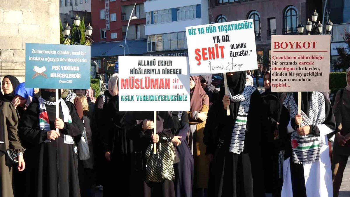 Erzurum\'da Sağlıkçılardan Gazze Protestosu