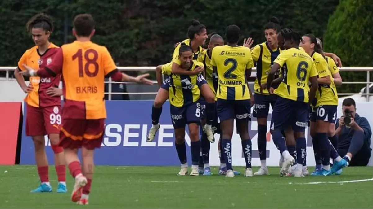 Fenerbahçe, Kadın Futbol Süper Ligi\'nde Galatasaray\'ı 2-0 yendi