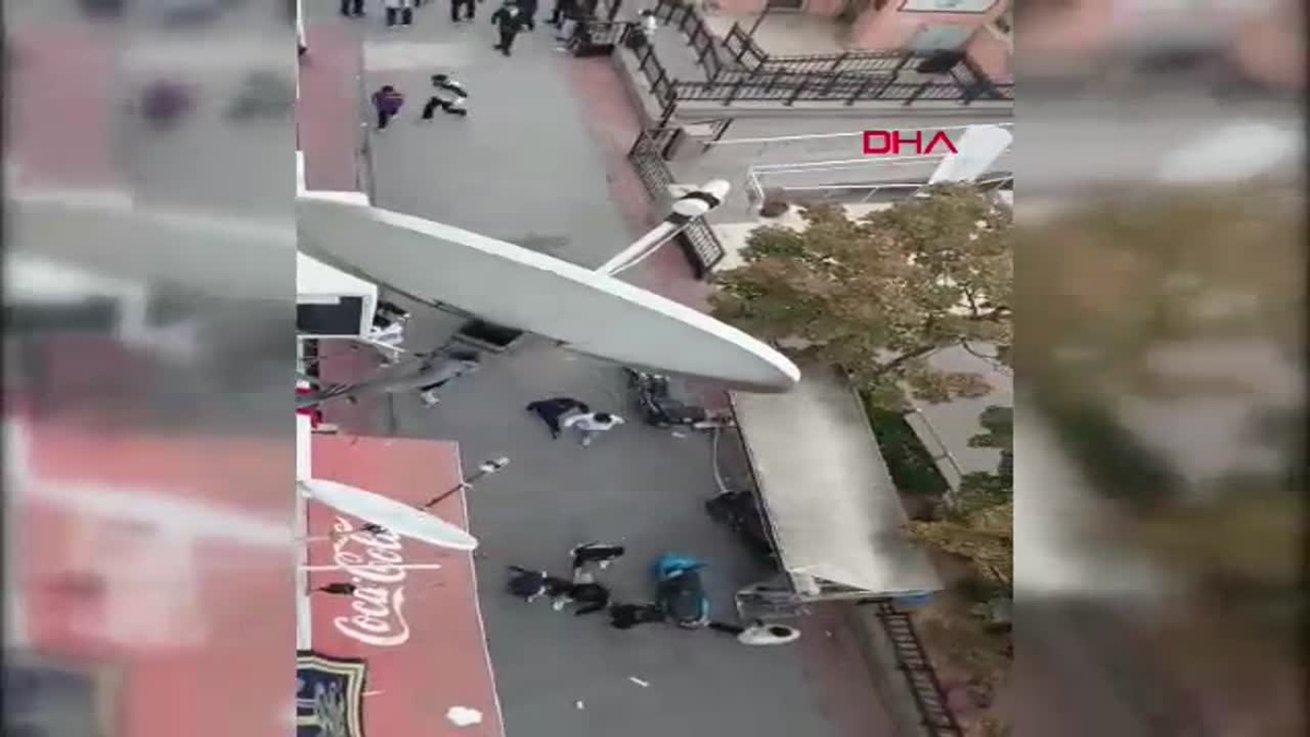 Beyoğlu\'nda Lise Öğrencileri Kavga Etti