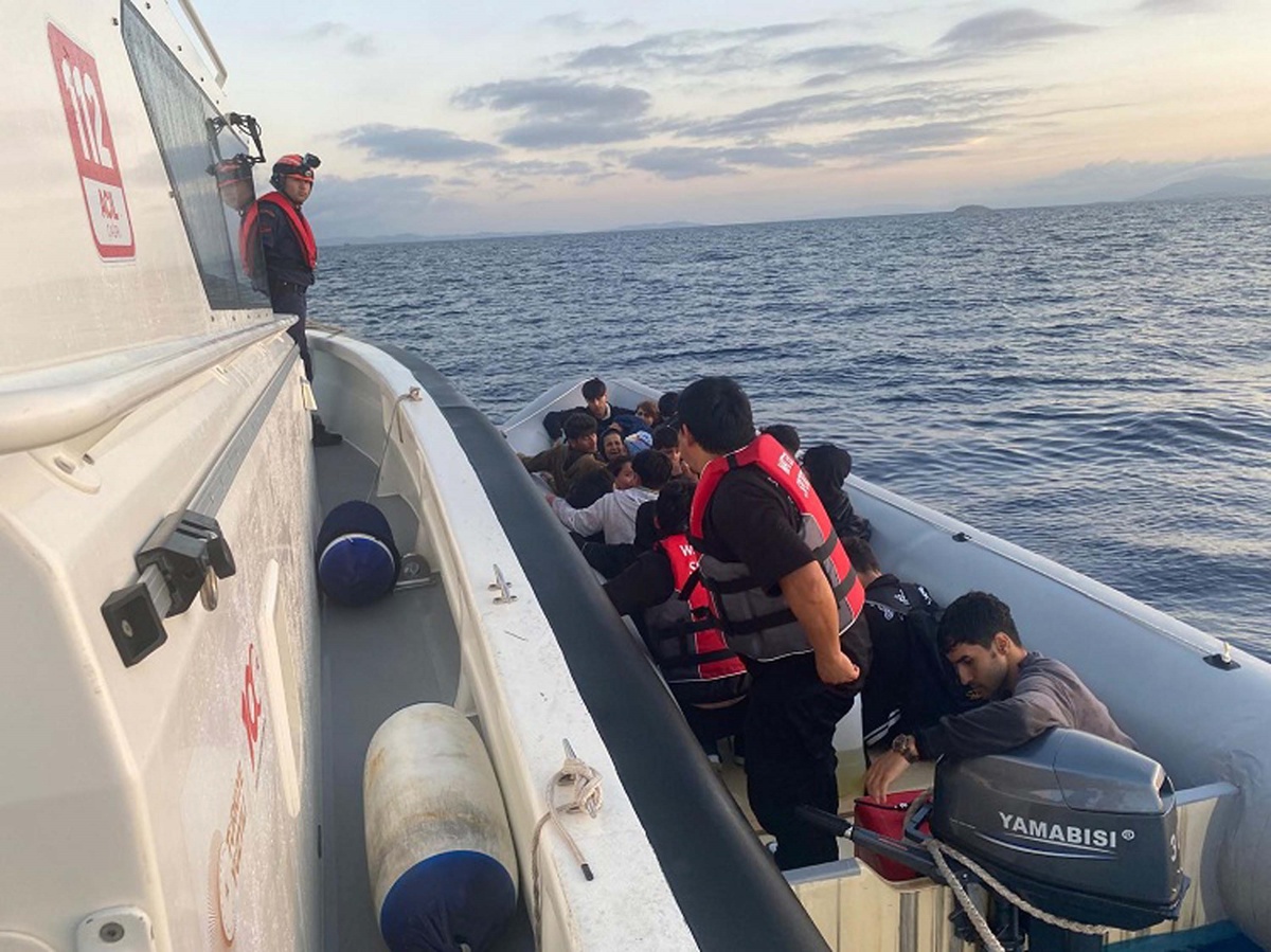İzmir\'de 72 Kaçak Göçmen Yakalandı