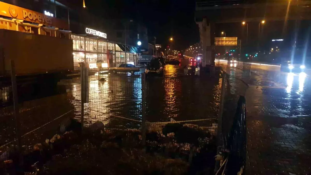 Karabük\'te Sağanak Yağmur Sonrası Su Baskınları