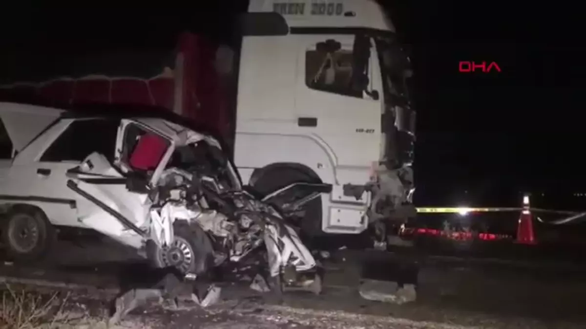 TIR ile Çarpışan Otomobilin Sürücüsü Hayatını Kaybetti