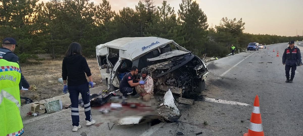 Karaman\'da Tarım İşçileri Minibüs Kazası