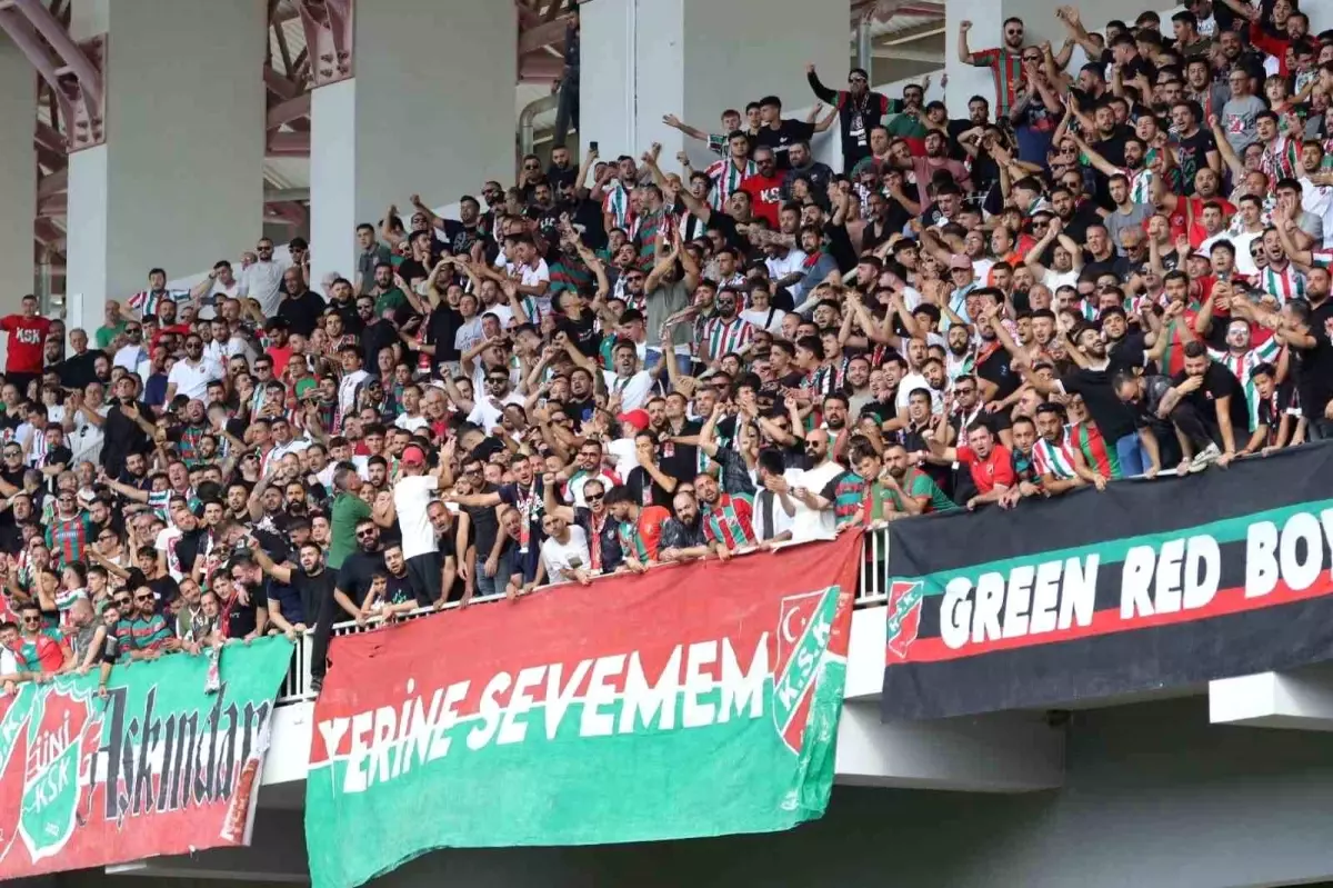 Karşıyaka Kuşadasıspor\'u 2-0 Geçti