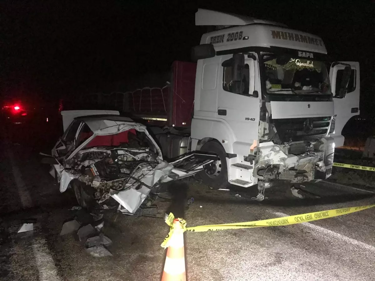 TIR ile Çarpışan Otomobilin Sürücüsü Hayatını Kaybetti